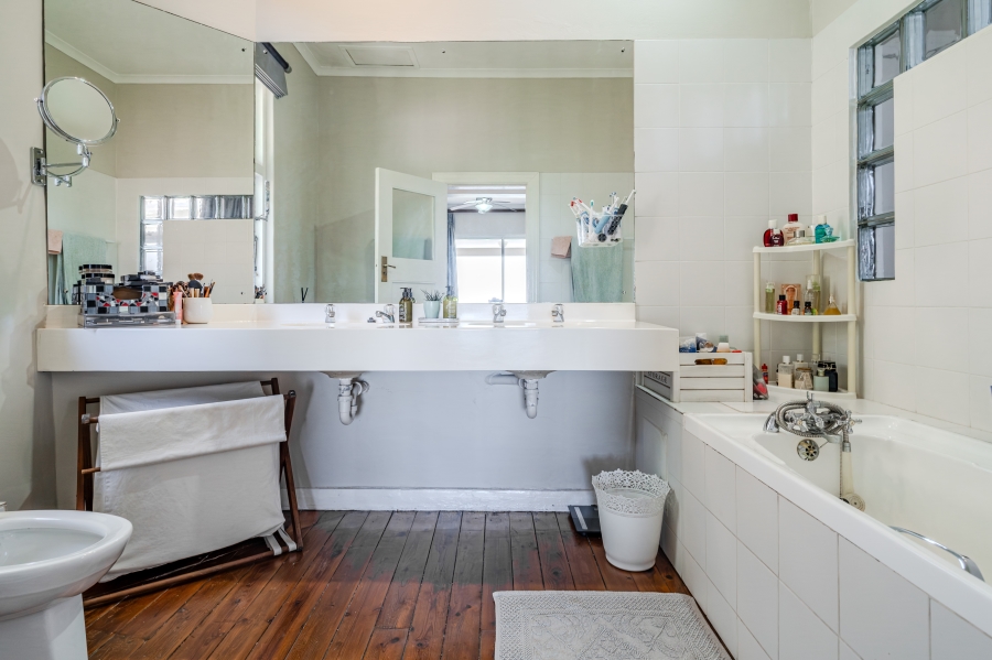 3 Bedroom Property for Sale in Oranjezicht Western Cape